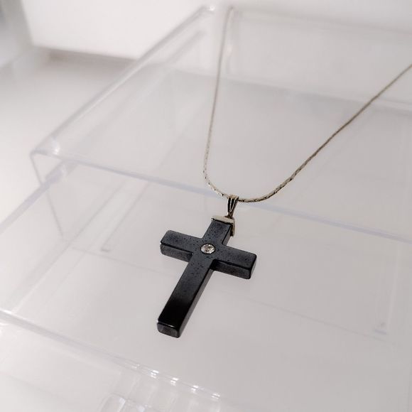 Vintage Hemitite Cross Pendant Necklace - Picture 3 of 3
